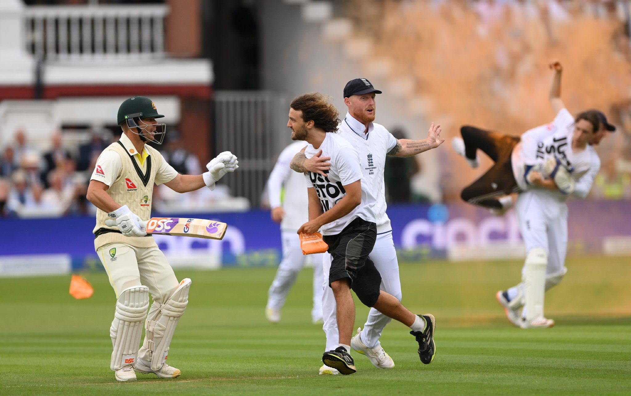 Ashes 2023 | Twitter and Lord's crowd give standing ovation to Jonny Bairstow for carrying protestor off the field