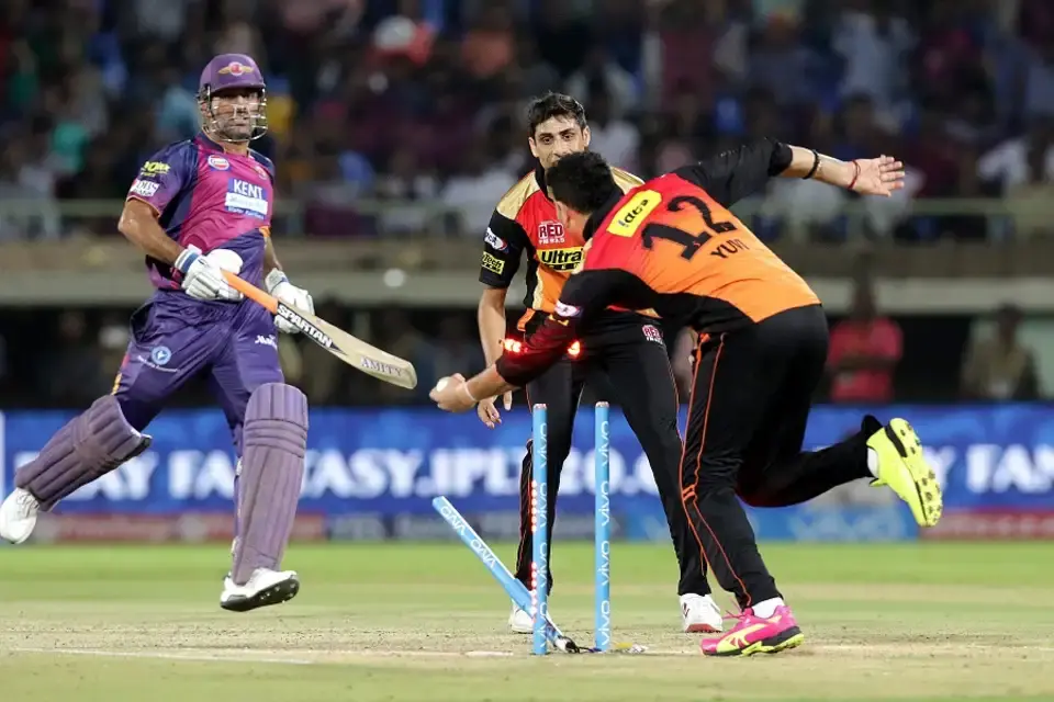 Sunrisers Hyderabad defeated the Rising Pune Supergiants by 4 runs.